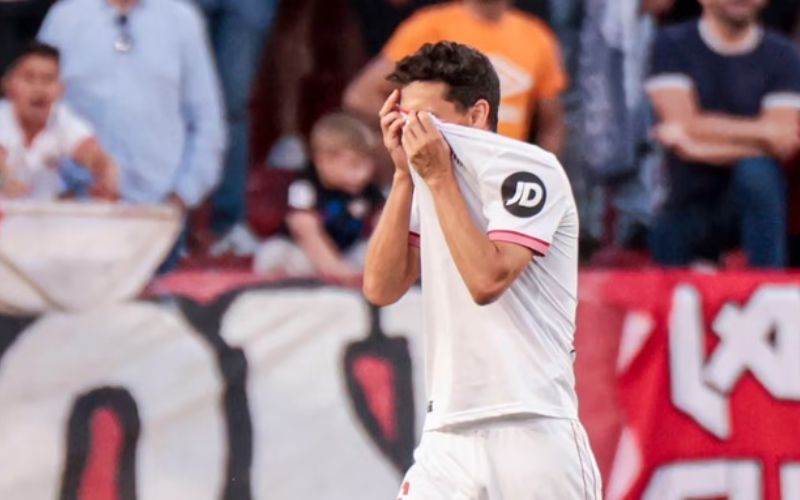 Huyền thoại Sevilla rời CLB - Vấn đề xoay quanh câu chuyện này 1 Huyền thoại Sevilla rời CLB có phải sự thật không?